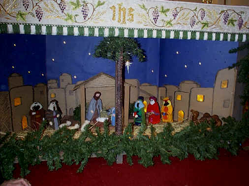 Manger scene 3.jpg (337482 bytes)